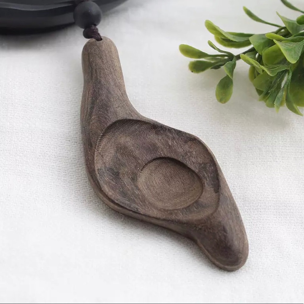 Cool Vintage Sandalwood Necklace